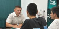 Кандидат в губернаторы от «Новых людей» Владислав Тулаев обсудил с жителями Саранска состояние дорог и тротуаров - Info-Rm.Com