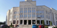Автомобили на газонах и детских площадках зафиксировал «Дозор» в Воронеже - Обозреватель.Врн