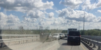 Большая пробка скопилась из-за ДТП на Старом мосту в Барнауле - Сетевое издание Толк