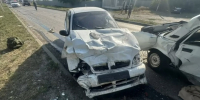 В селе под Таганрогом водитель не выбрал безопасную скорость и потерял управление, пострадали два человека - Газета Таганрогская правда