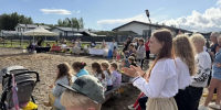 Семейный фестиваль с песнями, хороводами и конными прогулками устроили в Низинском поселении - Online47.Ru