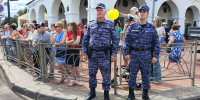 Обеспечение общественной безопасности в День города Костромы на контроле у росгвардейцев - Росгвардия