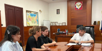 Глава Табасаранского района Магомед Курбанов встретился с семьей Героя России Исрафила Магомедова - Голос Табасарана