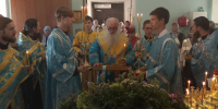 Архипастырь совершил вечернее богослужение с чтением акафиста - Алтайская митрополия
