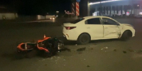 Легковушка и мотоцикл столкнулись в Нижнем Новгороде: двое пострадали - фото 1 - vGorodeN.Ru