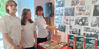 Выставка-коллаж «Пусть книги расскажут, какими мы были» - Острогожская ЦБ