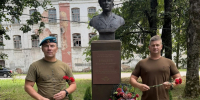 В День ВДВ ветераны Новгородского отделения почтили память погибшего героя - Боевое братство