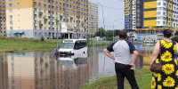 После ливня в Пензе детей пришлось выносить из застрявшего в воде автобуса - Stolica58.Ru