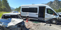 Роковой обгон: туристы из Омска пострадали в ДТП на Алтае - 1-LINE