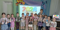 Целый год ребята МБДОУ – детский сад комбинированного вида № 11 «Земляничка» знакомились с народами нашей многонациональной страны, их традициями, бытом и культурой. - Администрация г. Клинцы