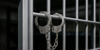 Наручники, СИЗО, суд - РИА Омск-информ