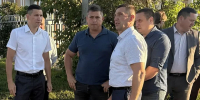 Олег Денисов контролирует ход работ в городе||Фото: пресс-служба городской администрации - Пензенская Правда