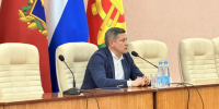 7 августа 2026 года в большом зале администрации города Клинцы состоялась встреча врио губернатора Брянской области Егора Викторовича Ковальчука с жителями города.. - Администрация г. Клинцы