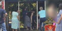 В щёкинском посёлке Огарёвка рецидивистка зарезала мужчину на остановке - Молодой коммунар