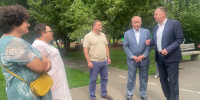 В сквере Энтузиастов обновили детский игровой городок и построили площадку для выгула собак - Единая Россия