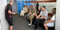 Тренер-преподаватель отделения «Хоккей» Диас Сайфутдинов провел родительское собрание на тему «Безопасные каникулы: ответственность родителей за жизнь и здоровье спортсменов» - Кукморский район