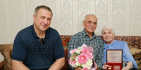 В Самаре участнику Великой Отечественной войны вручили памятный знак - Комсомольская Правда Самара