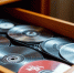 Скупаю на Авито старые CD/DVD диски — и бед не знаю: оказались незаменимыми помощниками в быту и на дачном участке - Pg11.Ru