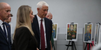В Центральной библиотеке имени Бориса Ручьёва открылась культурно-историческая экспозиция «Портреты Победы: связь поколений» - Магсити74