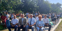 В юбилей села Романово открыли новый арт-объект «Скамья любви и примирения» - Законодательное Собрание