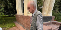 Сбрасывающего в воду оружие пенсионера заметили в парке Петербурга - 47 новостей