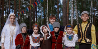 Загородные лагеря Тюменской области продолжают знакомить детей с культурой народов страны - Департамент социального развития