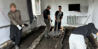 60 бойцов стройотрядов помогают ликвидировать последствия паводка в пяти населённых пунктах Верхоянского района - Правительство Республики Саха (Якутия)