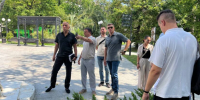 Депутаты Денис Скрыгин и Александр Звягин провели мониторинг компенсационного озеленения в Хостинском районе - Городское Собрание