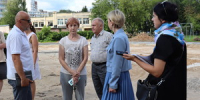 В Коврове депутаты проверили ход благоустройства двора на ул. Маяковского, д.4 - Город Ковров