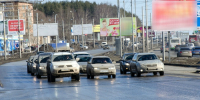 В Ижевске автомобилисты подвозили попутчиков во время остановки движения общественного транспорта - Сусанин