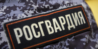 Сотрудники Росгвардии задержали мужчину, угрожавшего топором двум женщинам в Петербурге - Spbdnevnik.ru