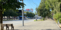 Тротуар по улице Первомайской преображается и с каждым днём становится удобнее для пешеходов - I-ola.Ru