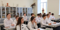 85,5% выпускников медицинских классов выбрали профессию врача - Министерство образования