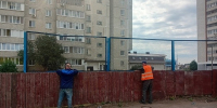 В Йошкар-Оле на улице Кирова ремонтируют хоккейную площадку, построенную в 80-е годы - Марийская правда