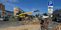 Город, честно говоря, выглядит убитым, куда ни поверни — разрытия, заборы… А сроки? Ну, можно и перенести | Источник: Антон Данилов / 29.RU - 29.Ru