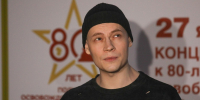 Shaman получил в подарок от Лаврова собрание стихов с личным посвящением - Spbdnevnik.ru