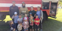 Пожарные навестили детсадовцев из села Круглого и рассказали им о своей профессии - Новый мир