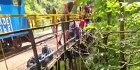 Спасатели эвакуировали 12-летнего туриста, упавшего с высоты 6 метров в Гуамском ущелье - Кубанские Новости