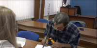 Пыть-яхцам вручили уведомления о переселении из аварийных домов - ИД Новости Югры