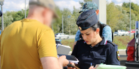 Судебные приставы обязали курганца, злоупотребляющего алкоголем, сдать водительское удостоверение - УФССП