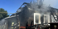 В Балаково огонь уничтожил частный дом на Пролетарской: причины выясняются - GazetaBalakovo.Ru
