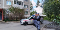 В Снежинске росгвардейцы спасли пенсионерку и эвакуировали жильцов из горящего дома - Росгвардия