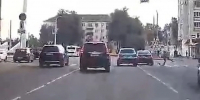 В Костроме водитель иномарки сбил мужчину и скрылся с места ДТПвидео - Комсомольская Правда