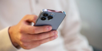 ВЦИОМ: 49% россиян считают, что многие перейдут на Android из-за удаления приложений - M24.Ru