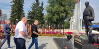 Олег Мельниченко посетил сквер Участников СВО в Камешкирском районе - Пензенская Правда