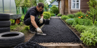 Резиновая крошка своими руками: сделал дорожку на даче за копейки – после дождя ноги не разъезжаются - Pro Город Ухта