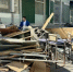 В центре Саратова тротуар загромоздили мусором - SaratovNews.Ru