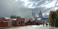 В центре Калуги загорелся деревянный дом - Калужский перекрёсток