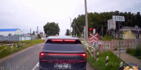 Автомобиль за 14 млн рванул на красный на ж/д переезде под Гурьевском - ИА Русский Запад
