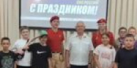 Участники профильной смены «Патриот» встретились с наставником юнармейцев, ветераном Вооружённых Сил РФ Геннадием Федоренко - Газета Апшеронский рабочий